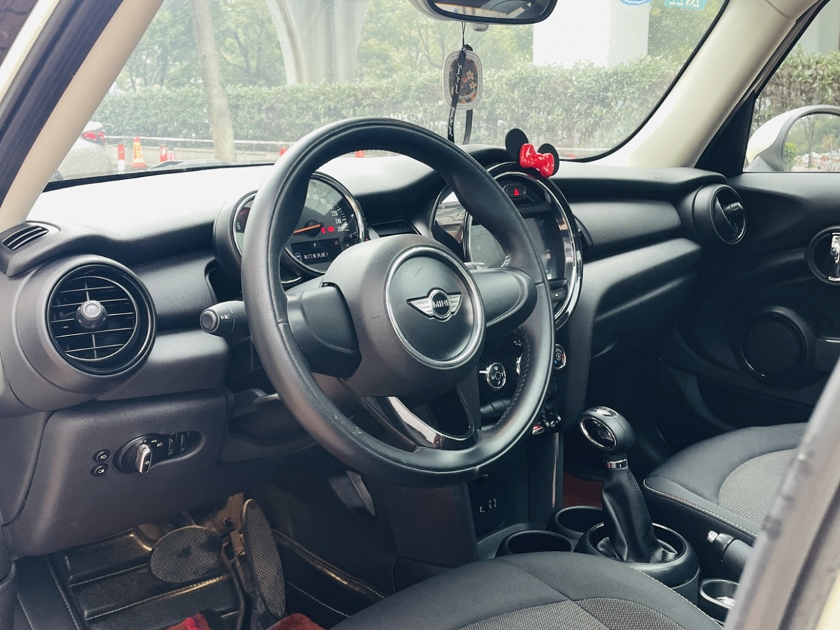 MINI MINI  2015款 1.2T ONE 五門版圖片