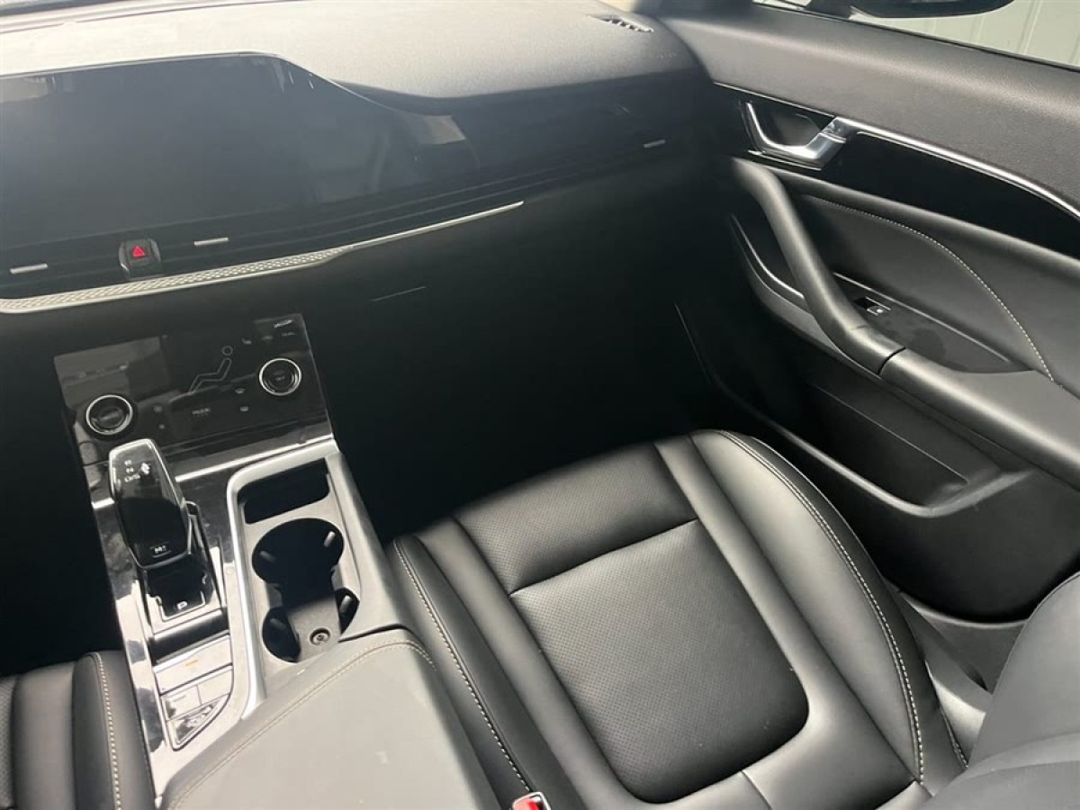 奔騰 B70  2023款 1.5T 自動(dòng)暢享型圖片