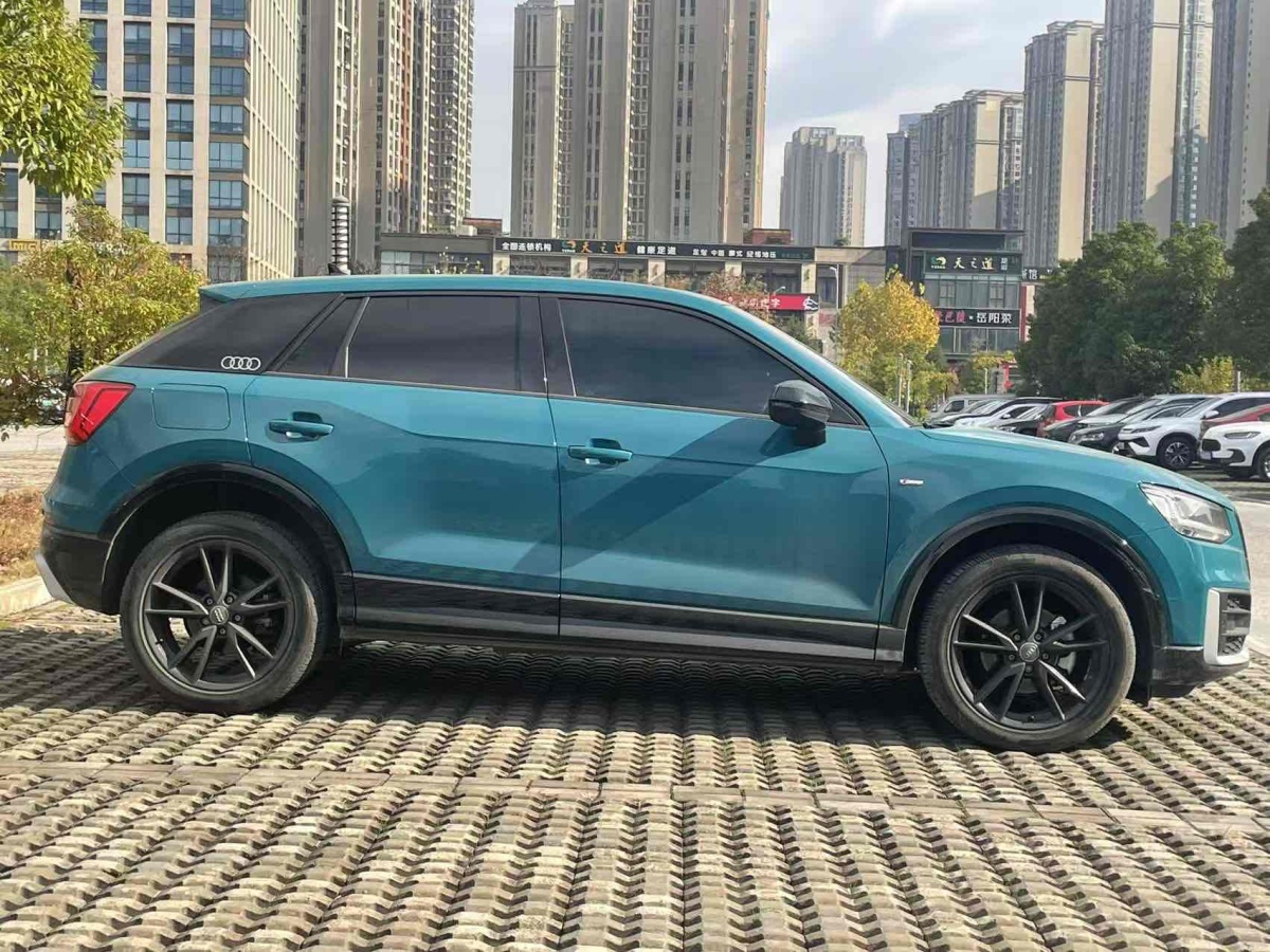 奧迪 奧迪Q2L  2021款 35 TFSI 進(jìn)取動感型圖片