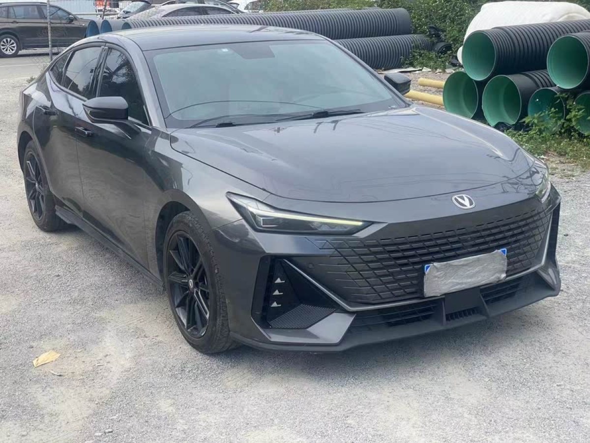 長安 長安UNI-V  2022款 1.5T 尊貴型圖片