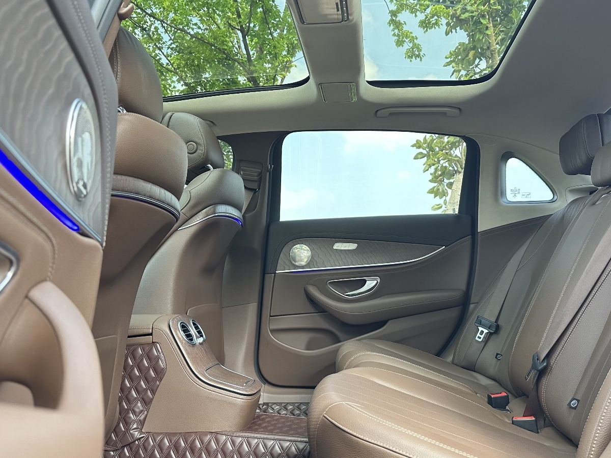 奔馳 奔馳E級  2021款 改款 E 300 L 時(shí)尚型圖片