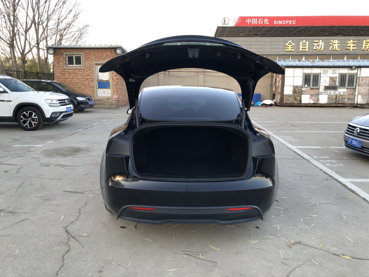 特斯拉 Model Y  2023款 后輪驅(qū)動版圖片