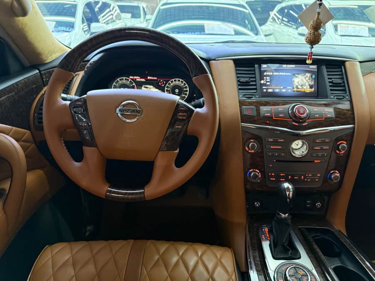日產(chǎn) 途樂(lè)  2018款 4.0L 領(lǐng)英型圖片