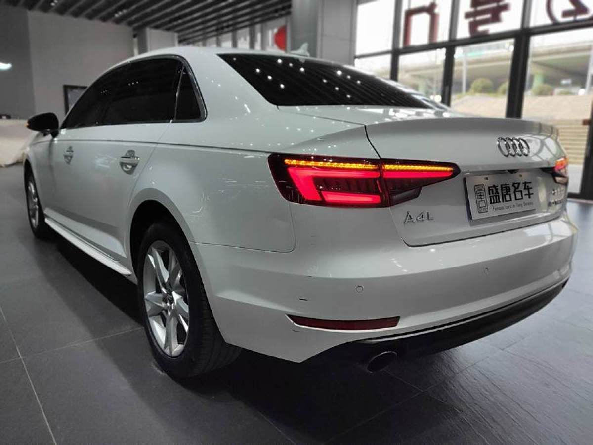 奧迪 奧迪A4L  2018款 30周年年型 40 TFSI 進(jìn)取型圖片