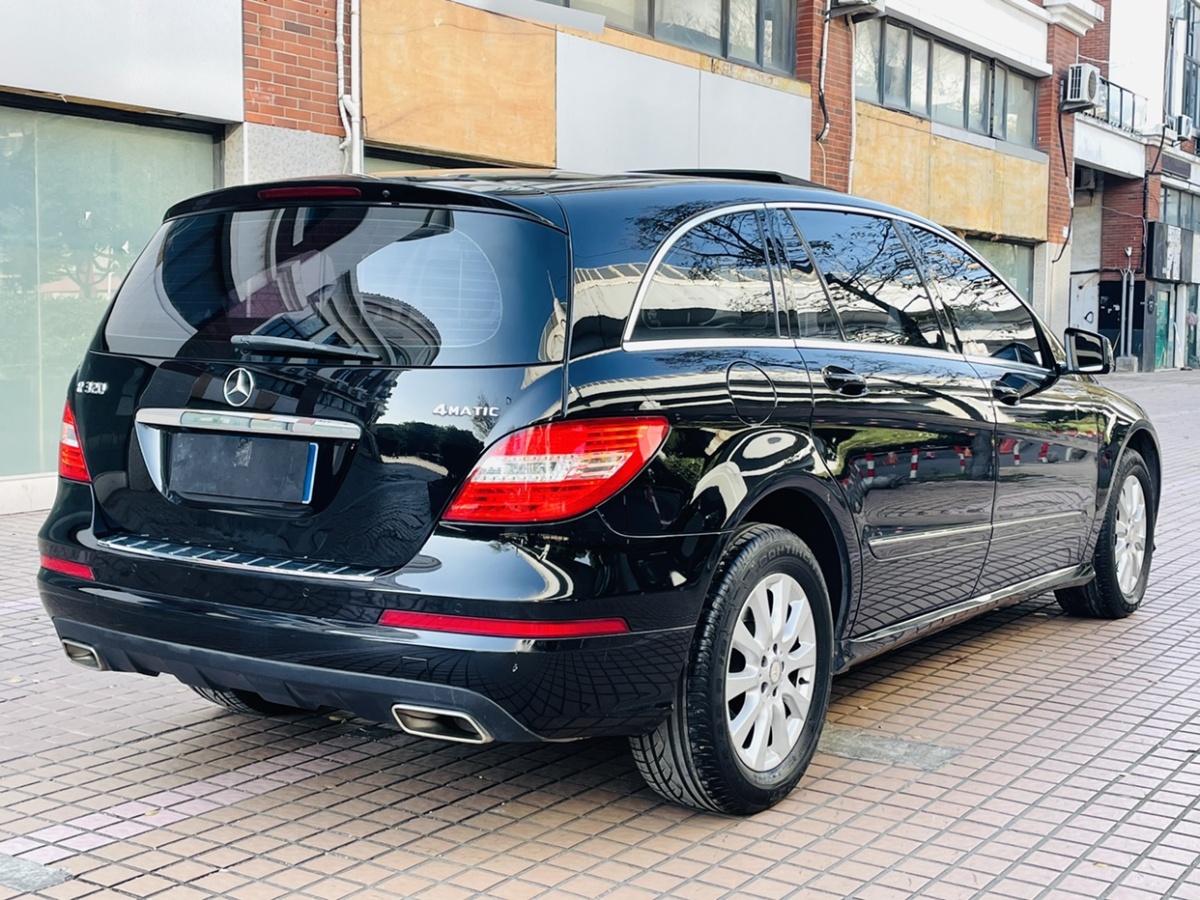 奔馳 奔馳R級(jí)  2014款 R 320 4MATIC 商務(wù)型圖片