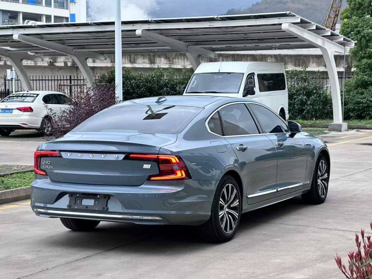 2022年1月沃爾沃 S90  2022款 B5 智遠(yuǎn)豪華版