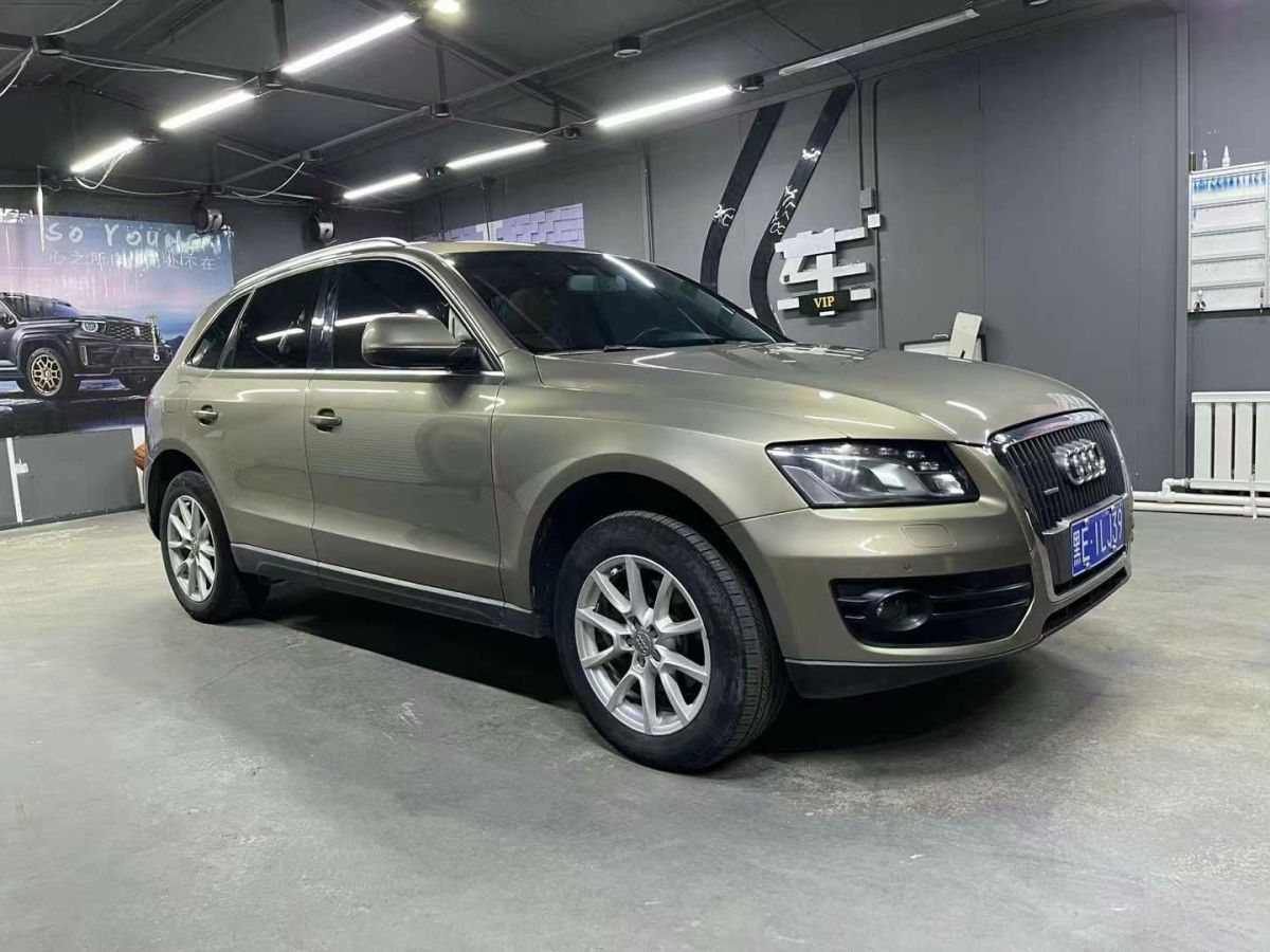 奥迪 奥迪Q5  2010款 Q5 2.0TSI 首发限量版运动版图片