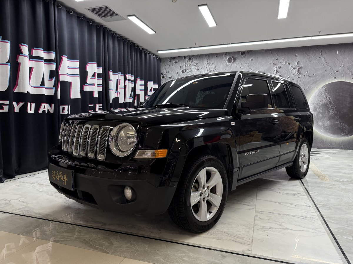 2015年1月Jeep 自由客  2014款 2.4L 豪華導(dǎo)航版