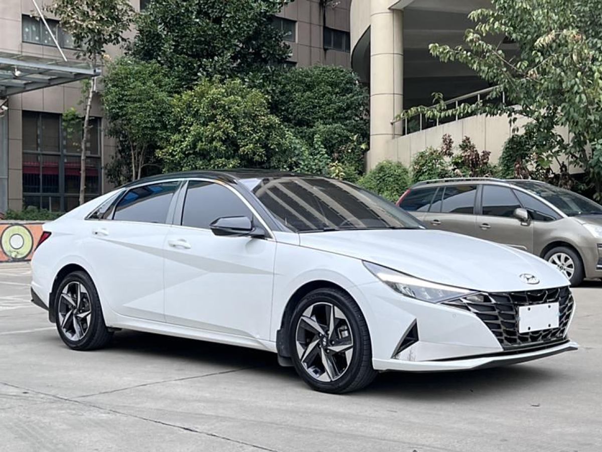 现代 伊兰特  2022款 1.5L CVT 20周年纪念款图片