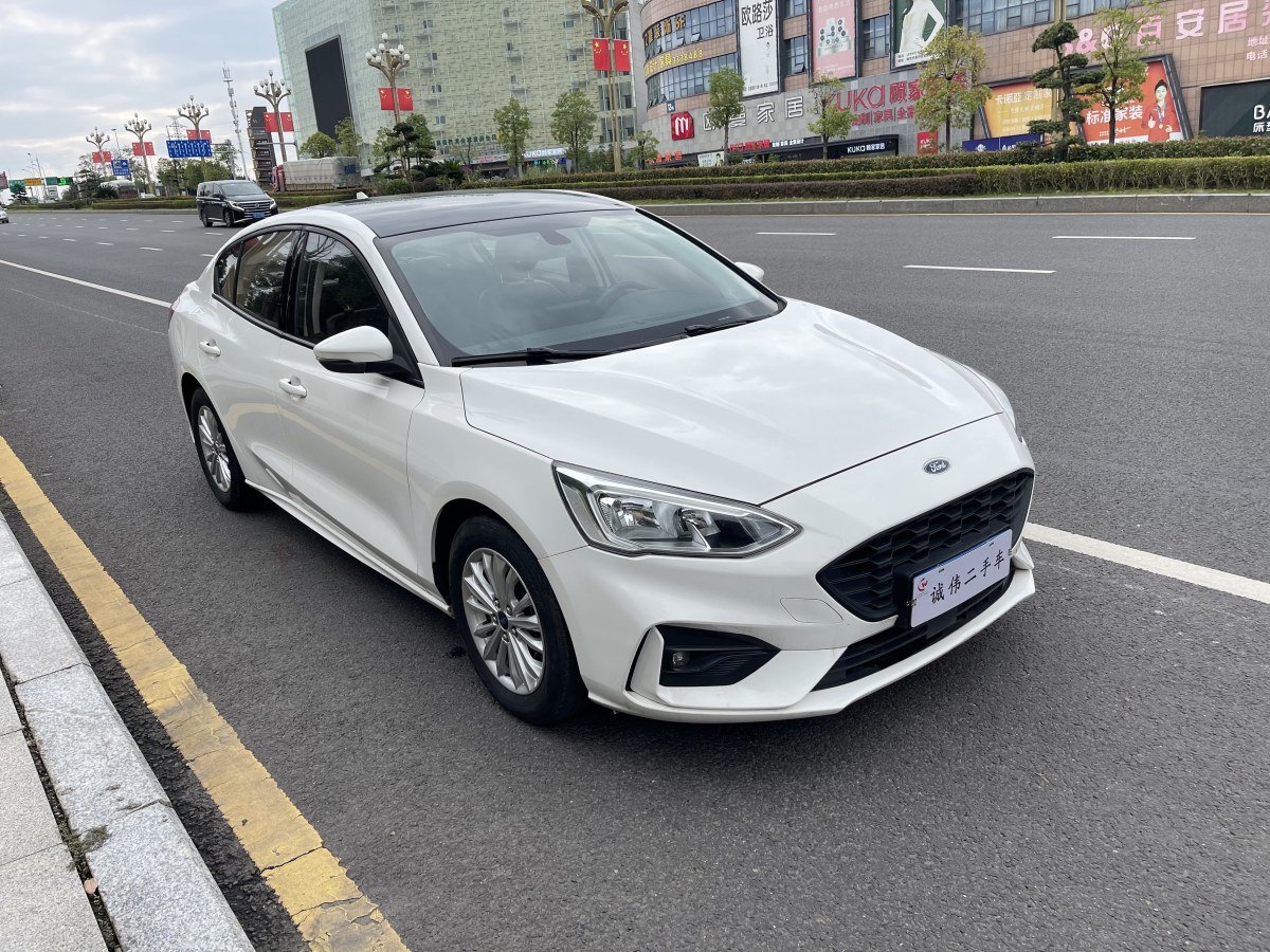 福特 ?？怂? 2019款 三廂 EcoBoost 180 自動鋒潮型圖片