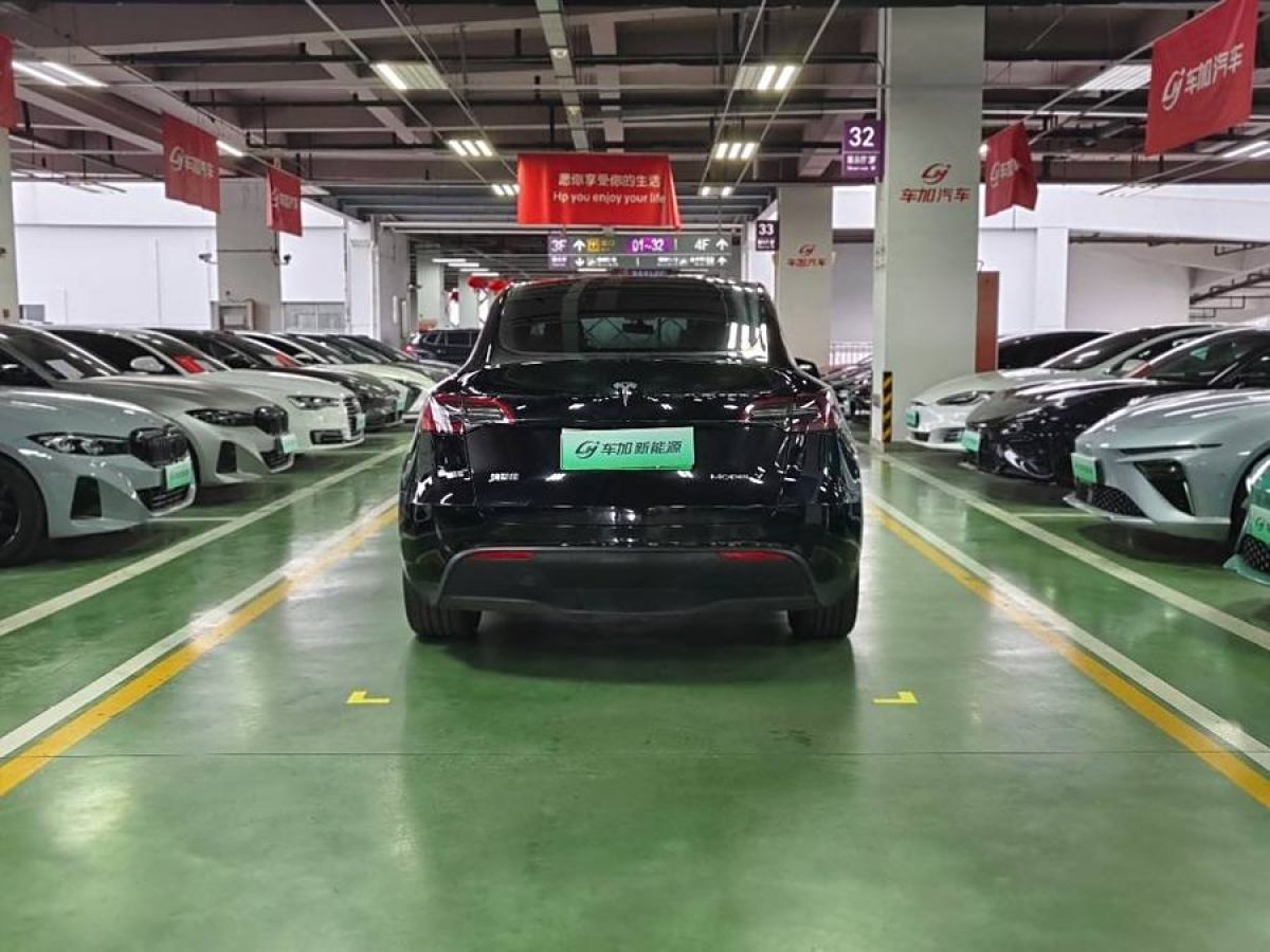 特斯拉 Model 3  2021款 改款 標(biāo)準(zhǔn)續(xù)航后驅(qū)升級版圖片