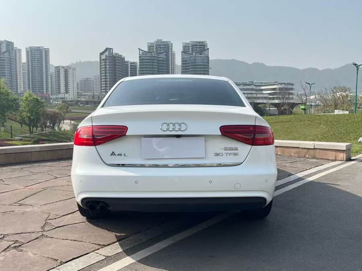 奧迪 奧迪A4L  2016款 30 TFSI 典藏版 自動(dòng)舒適型圖片