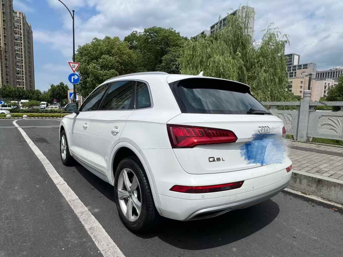 奧迪 奧迪Q3  2019款  35 TFSI 時尚動感型圖片