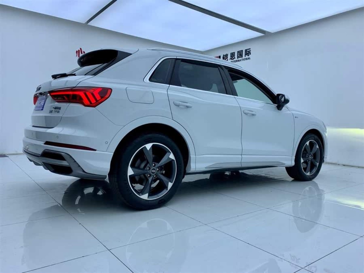 奧迪 奧迪Q3  2022款 35 TFSI 進(jìn)取動(dòng)感型圖片
