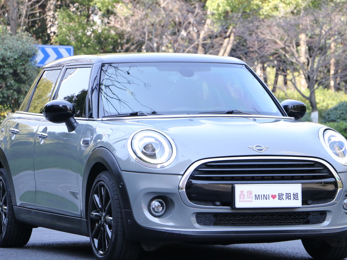 MINI MINI  2021款 1.5T COOPER 藝術(shù)家 五門(mén)版圖片