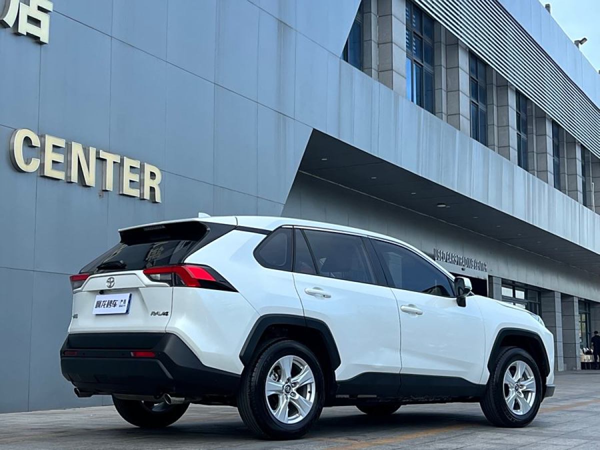 豐田 RAV4榮放  2023款 2.0L CVT兩驅(qū)都市版圖片