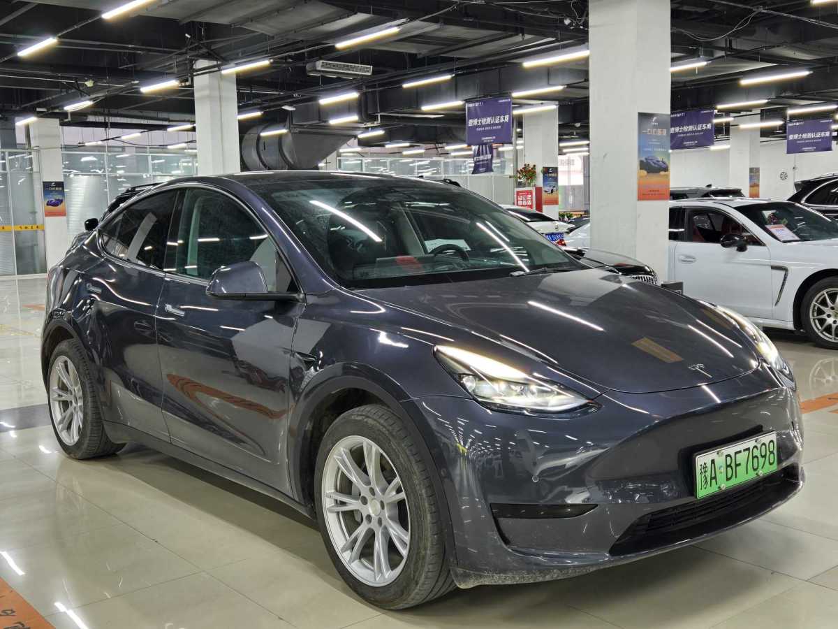 特斯拉 Model 3  2022款 后輪驅(qū)動(dòng)版圖片