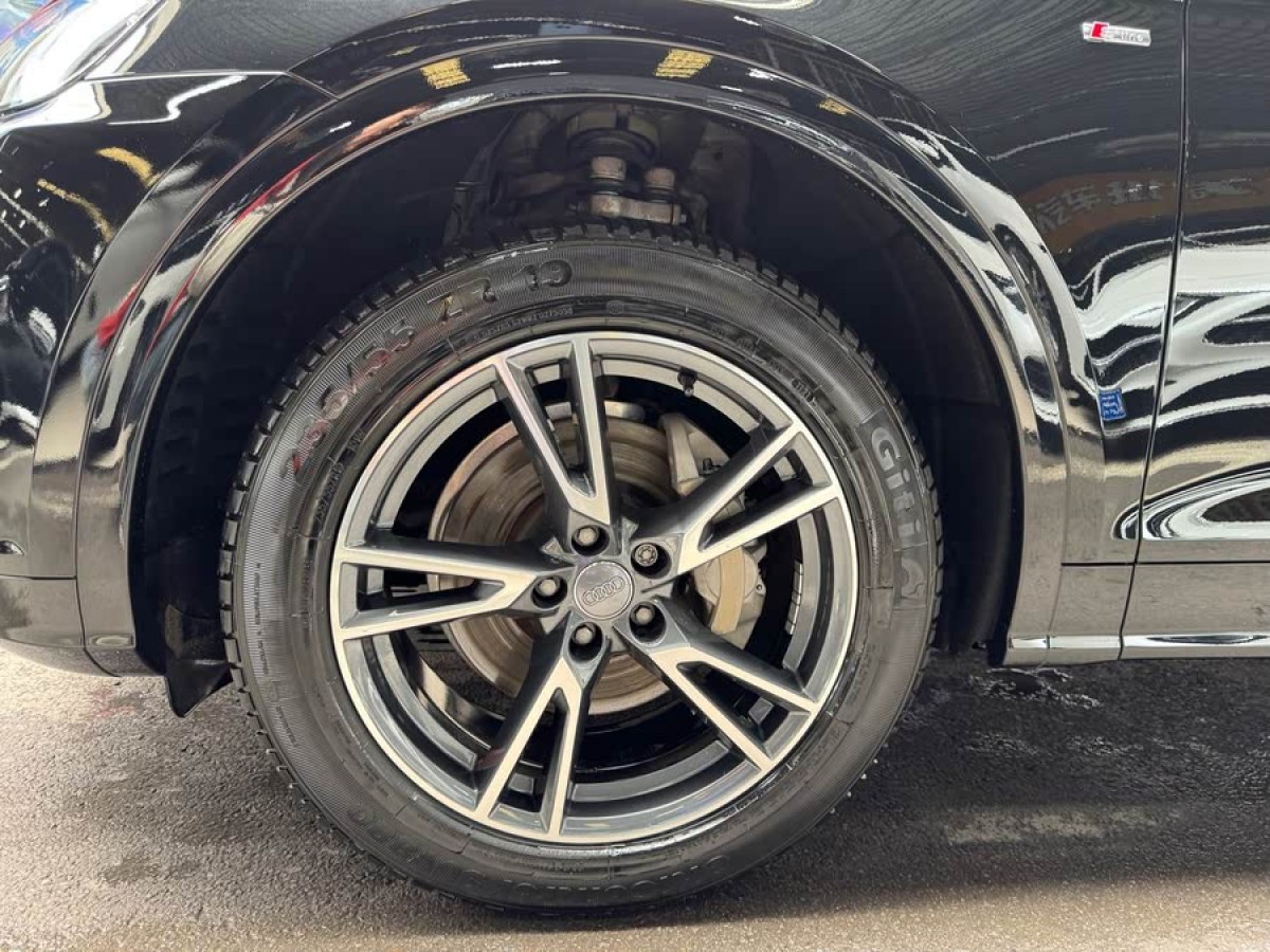 奧迪 奧迪Q5L  2020款 改款 40 TFSI 榮享時(shí)尚型圖片