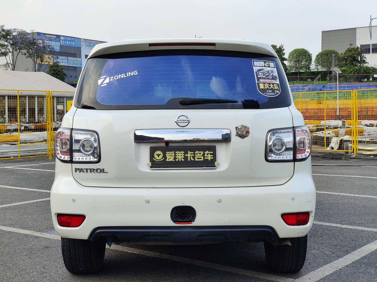 日產(chǎn) 途樂  2018款 4.0L 鉑金型圖片
