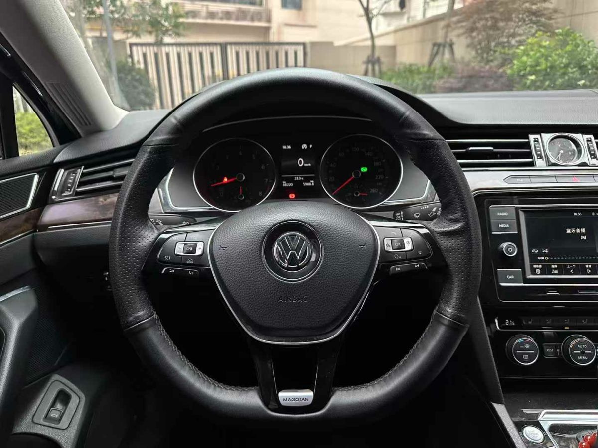 大眾 邁騰  2017款 280TSI DSG 領(lǐng)先型圖片