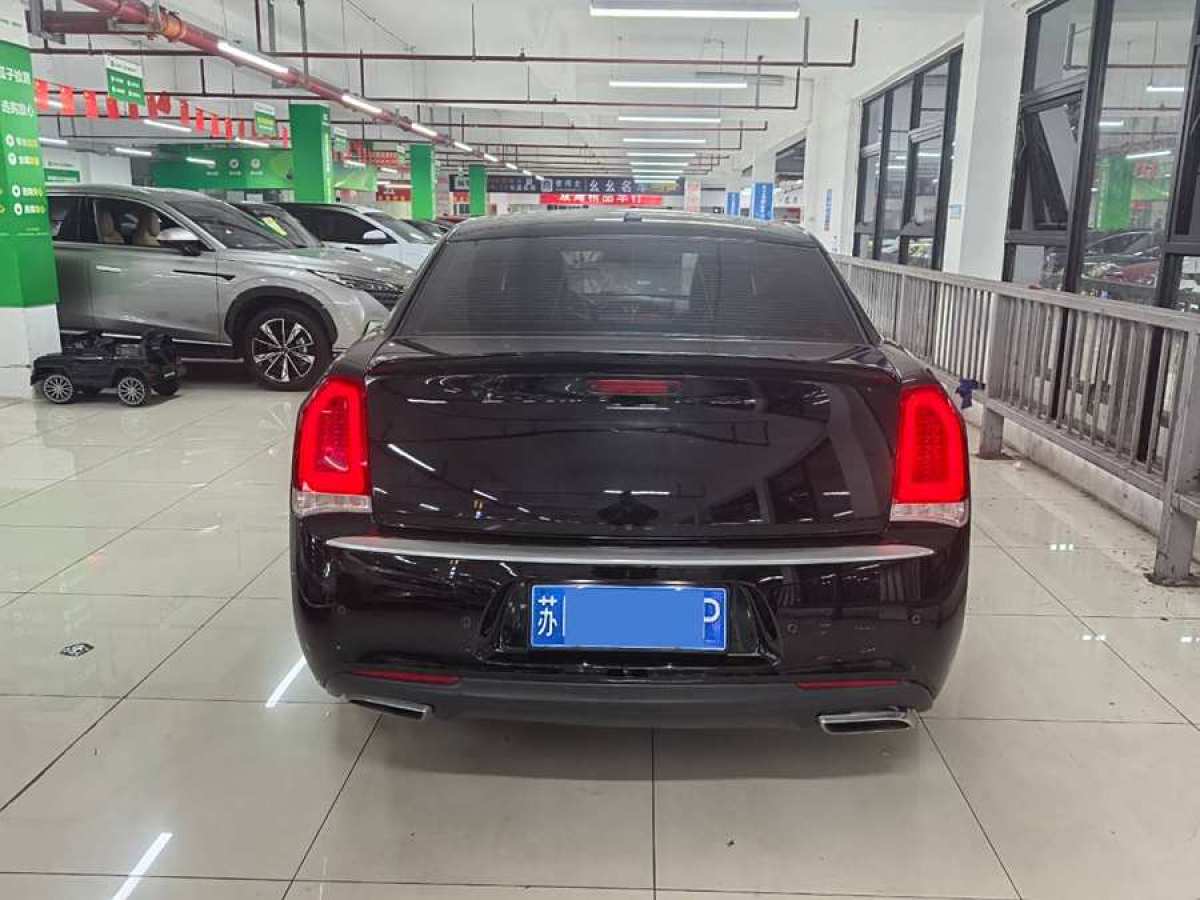 克萊斯勒 300C  2016款 3.0L 超越版圖片