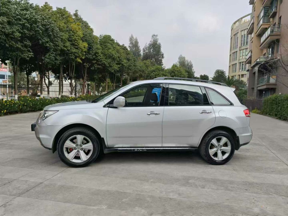 謳歌 MDX  2010款 3.7 標(biāo)準(zhǔn)版圖片