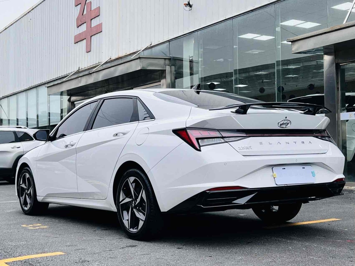 2021年1月現(xiàn)代 伊蘭特  2021款 1.5L LUX尊貴版