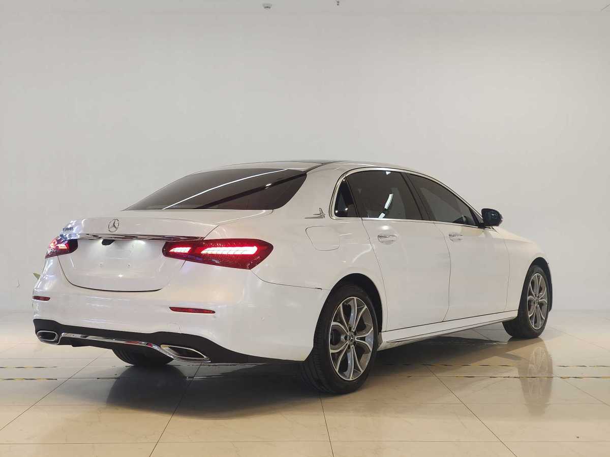 奔馳 奔馳E級  2021款 改款 E 300 L 運動豪華型圖片