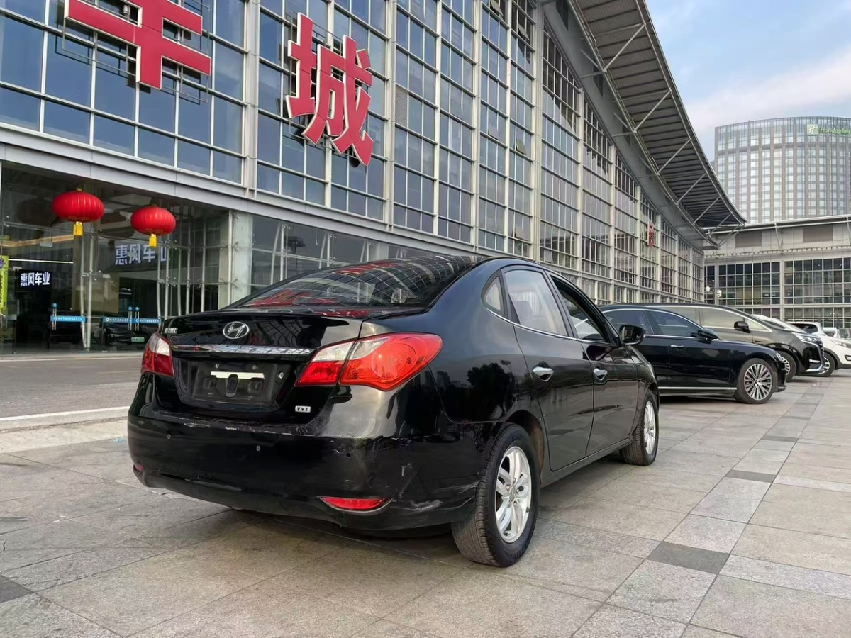 現(xiàn)代 悅動  2011款 1.6L 自動頂級型圖片