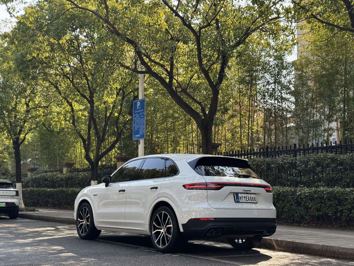 2023年2月保時捷 Cayenne新能源  2023款 Cayenne E-Hybrid 2.0T 鉑金版