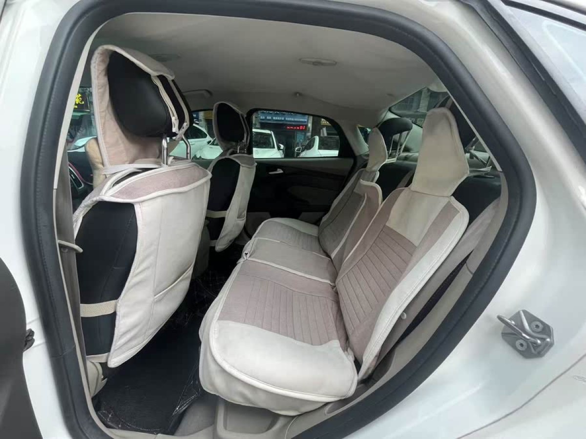 福特 ?？怂? 2012款 三廂 1.6L 自動舒適型圖片