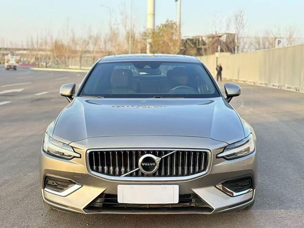 沃爾沃 S60L  2021款 T4 智逸豪華版圖片