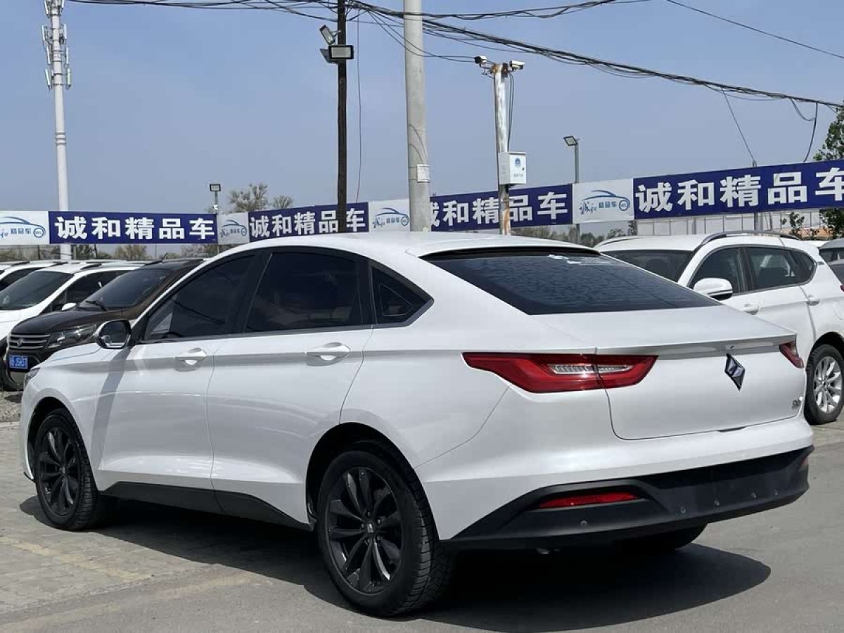 寶駿 RC-6  2019款 1.5T CVT 24小時(shí)在線(xiàn)豪華型圖片