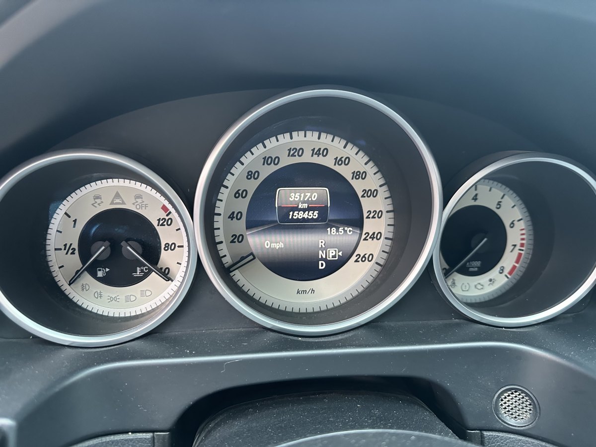奔驰 奔驰E级  2015款 改款 E 180 L 运动型图片