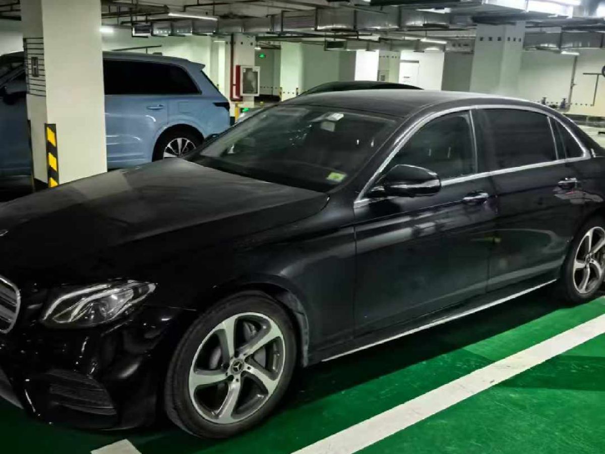 奔馳 奔馳A級  2019款  A 220 L 4MATIC 運動轎車圖片