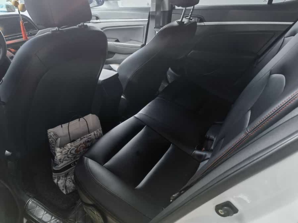 現(xiàn)代 領(lǐng)動(dòng)  2016款 1.6L 自動(dòng)智炫?精英型圖片