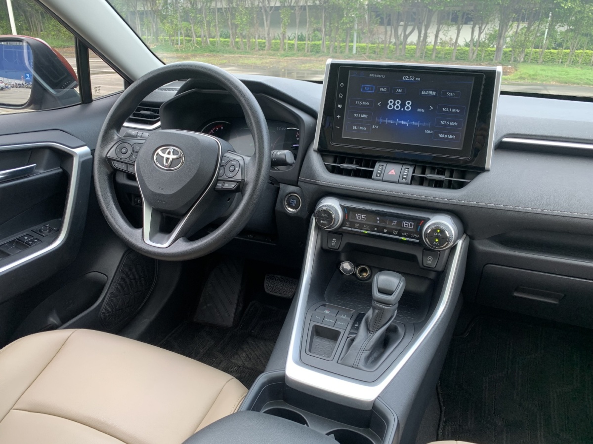 2019年12月豐田 RAV4  2018款 榮放 2.0L CVT兩驅(qū)風(fēng)尚版