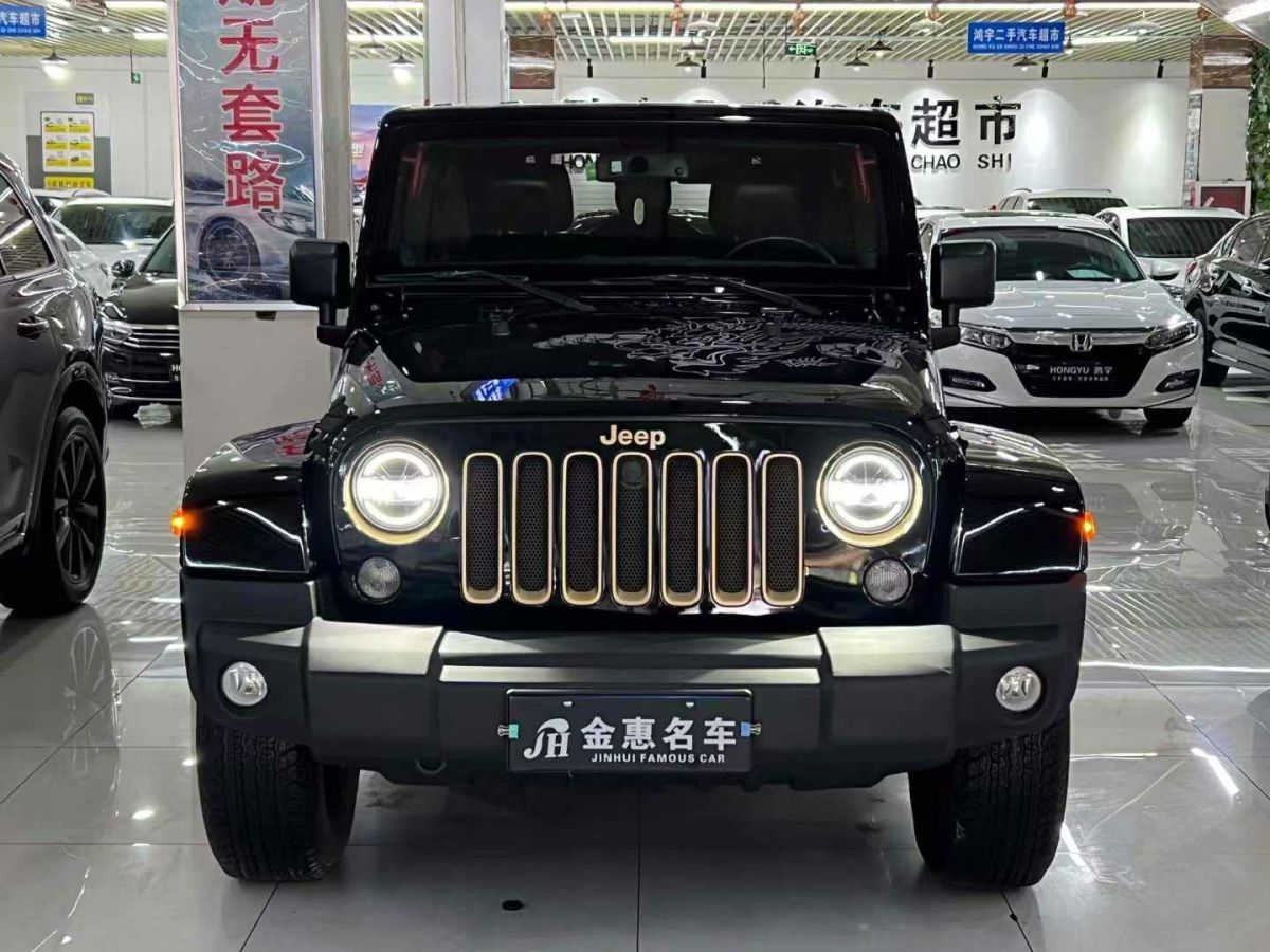 Jeep 牧马人  2015款 2.8TD Sahara 四门版图片