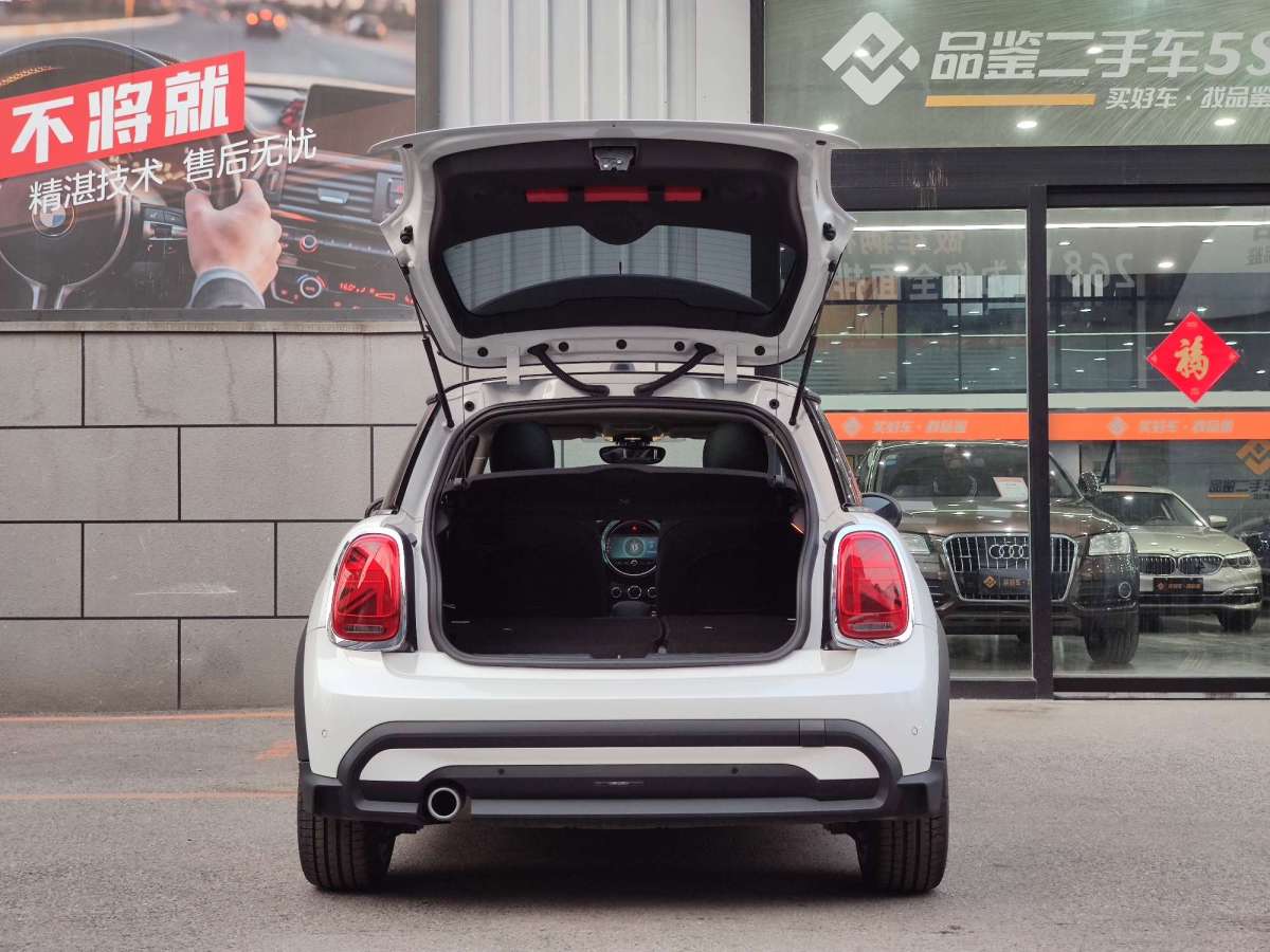 MINI MINI  2023款 1.5T COOPER 藝術(shù)家圖片