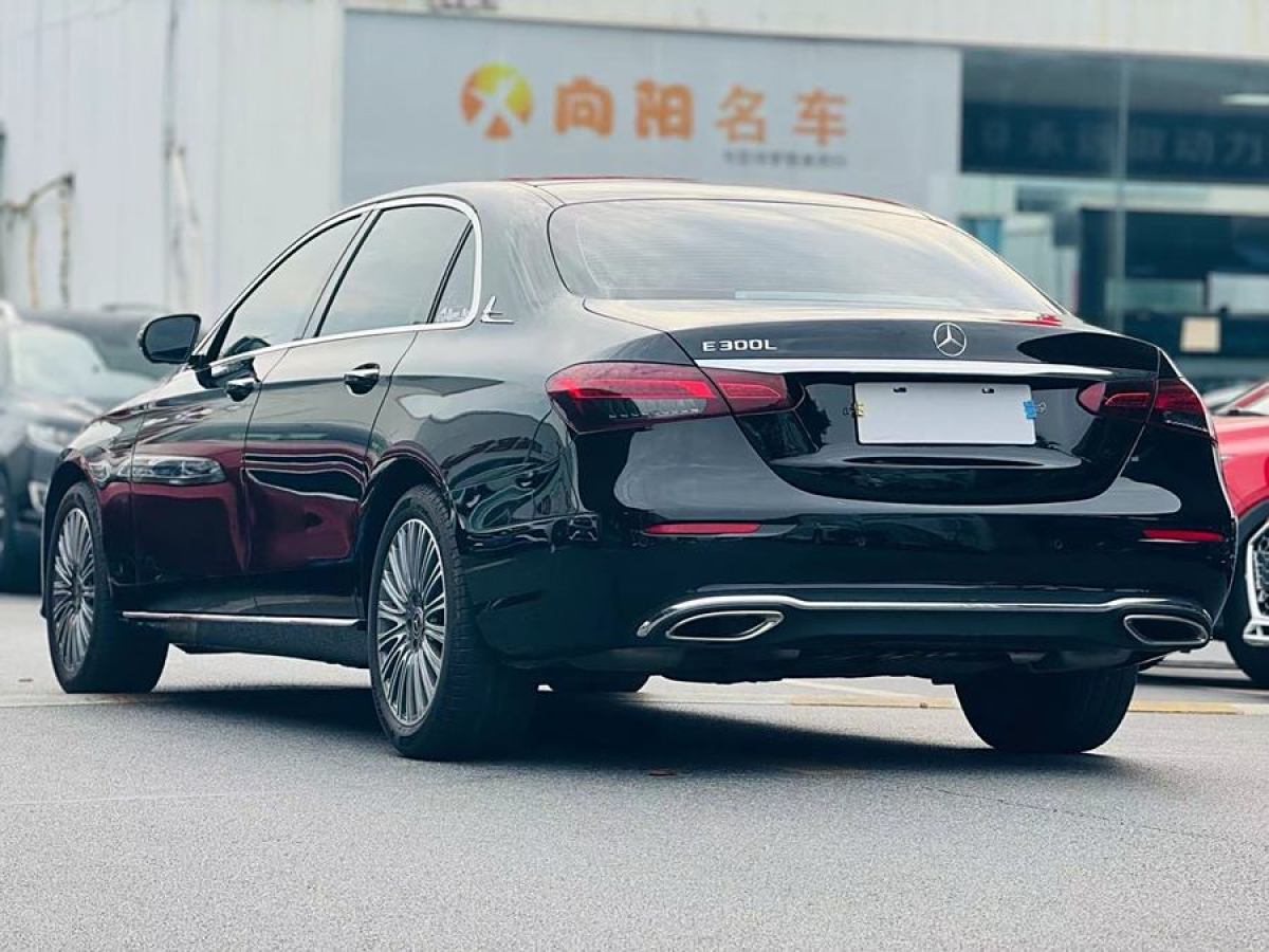 奔馳 奔馳E級(jí)  2023款 改款 E 300 L 豪華型圖片