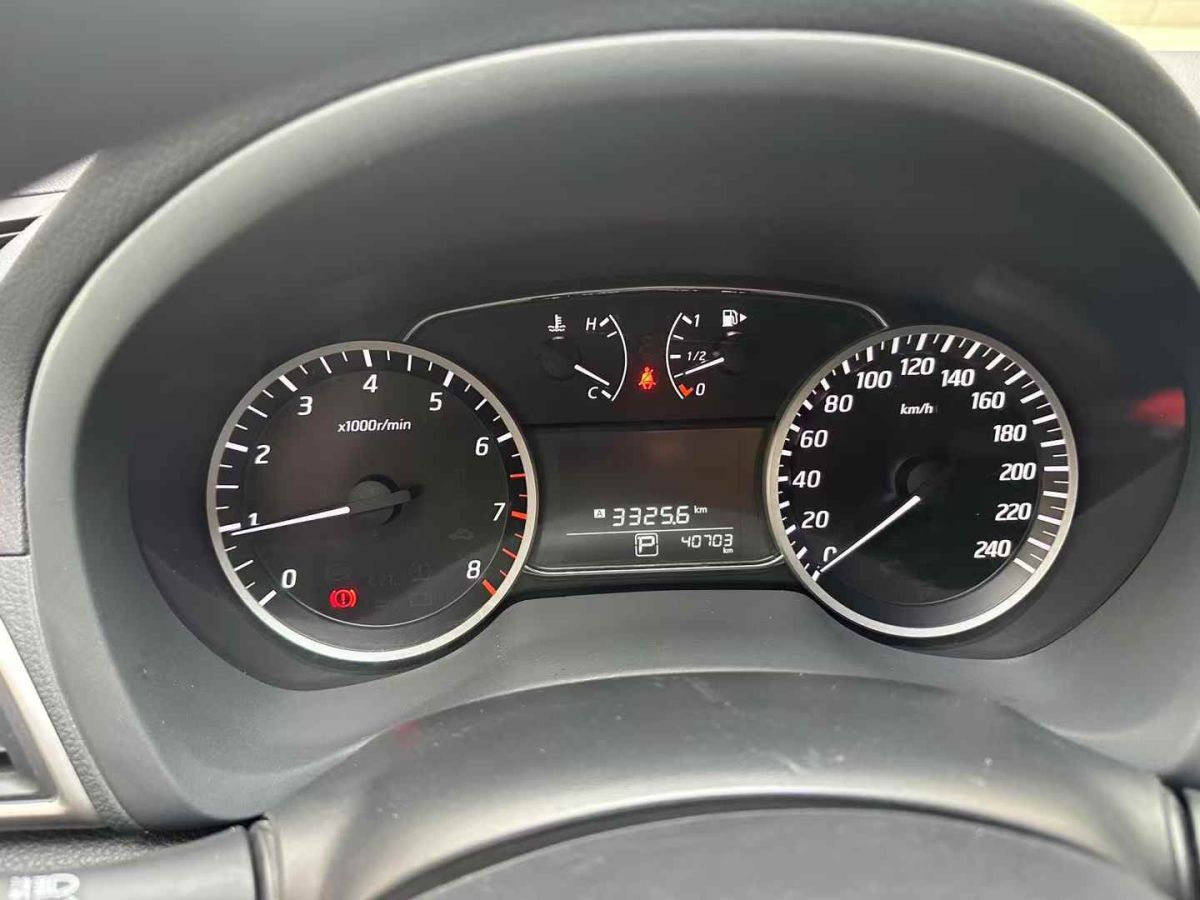 日產(chǎn) 軒逸  2021款 1.6L XL CVT暗夜版圖片