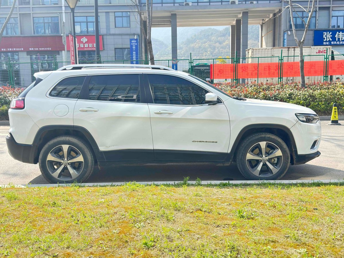 Jeep 自由光  2019款 2.0T 四驅(qū)探享版+自動(dòng)駕駛智慧包 國VI圖片