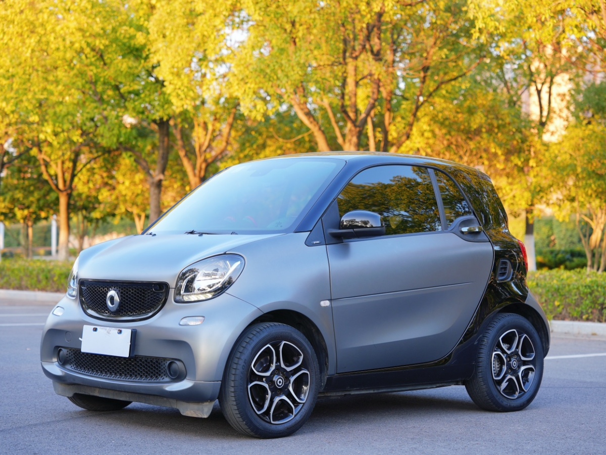 smart fortwo  2018款 0.9T 66千瓦硬頂先鋒版圖片