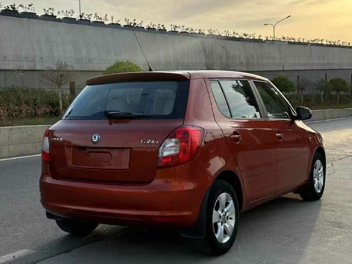 斯柯達(dá) 晶銳  2012款 1.6L 手動(dòng)Sport版圖片