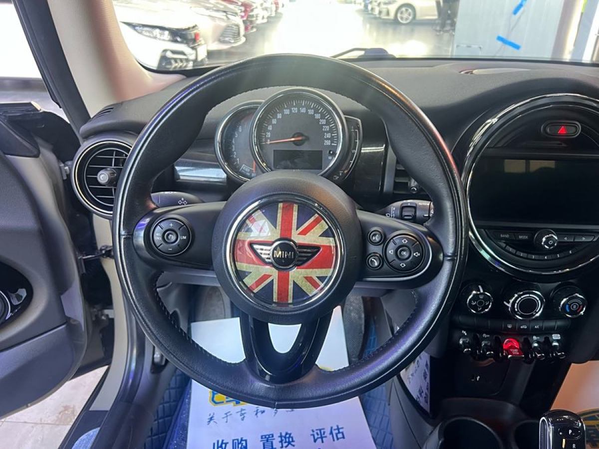 MINI COUNTRYMAN  2018款 1.5T COOPER 經(jīng)典派圖片