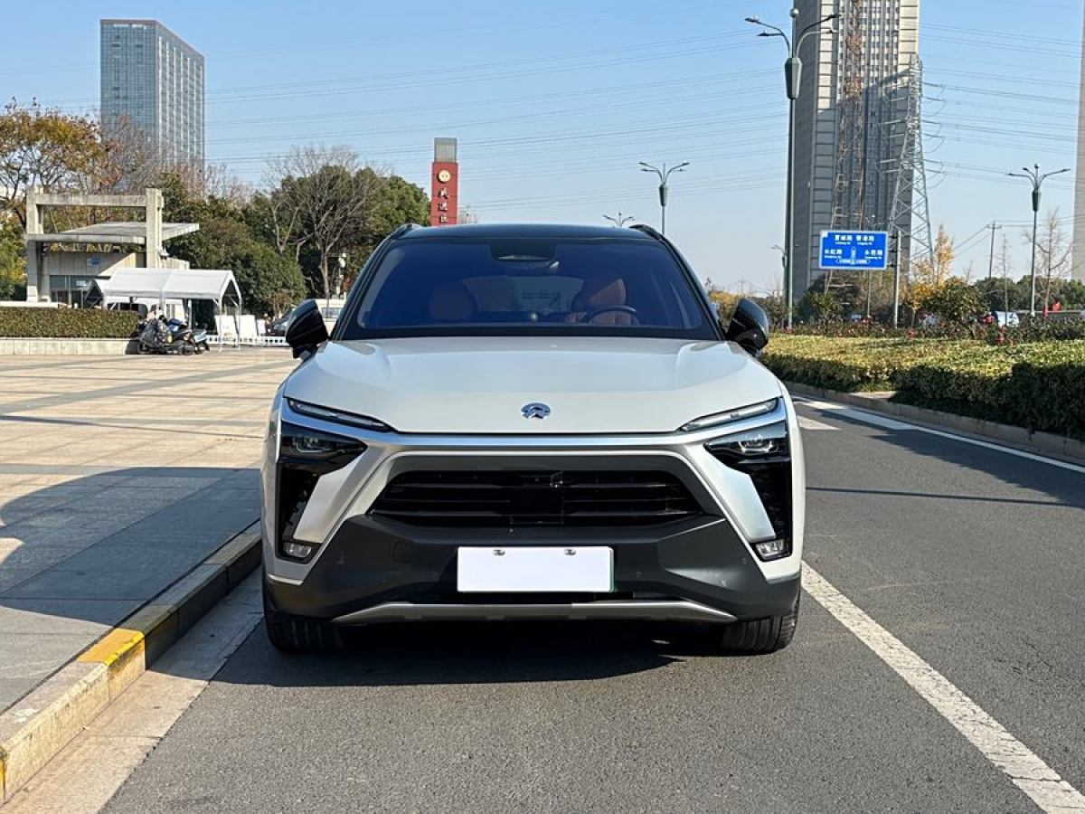 蔚來 ES8  2020款 580KM 基準(zhǔn)版 六座版圖片