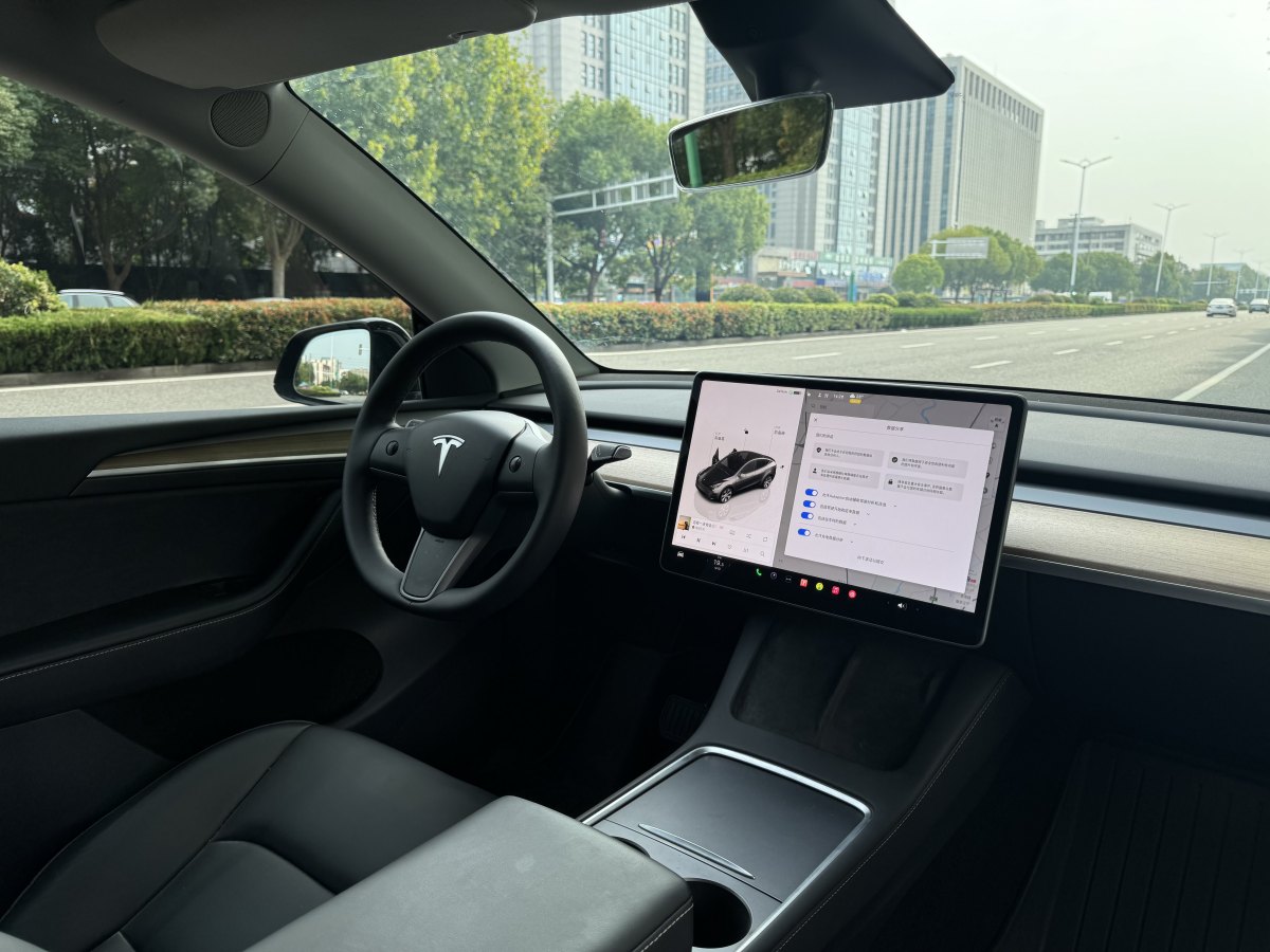 特斯拉 Model Y  2023款 煥新版 后輪驅(qū)動(dòng)圖片