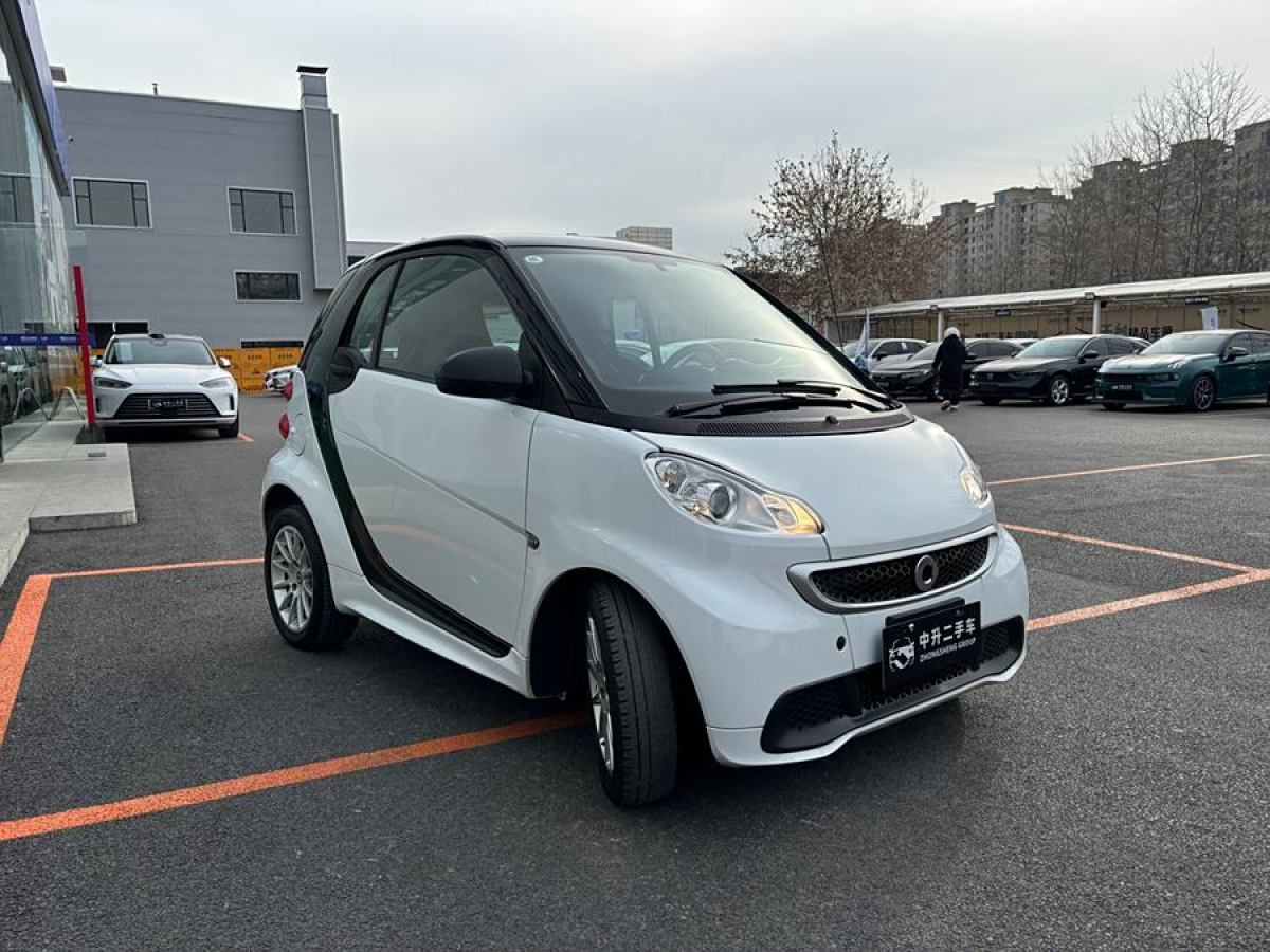 smart fortwo  2014款 1.0 MHD 硬頂新年特別版圖片