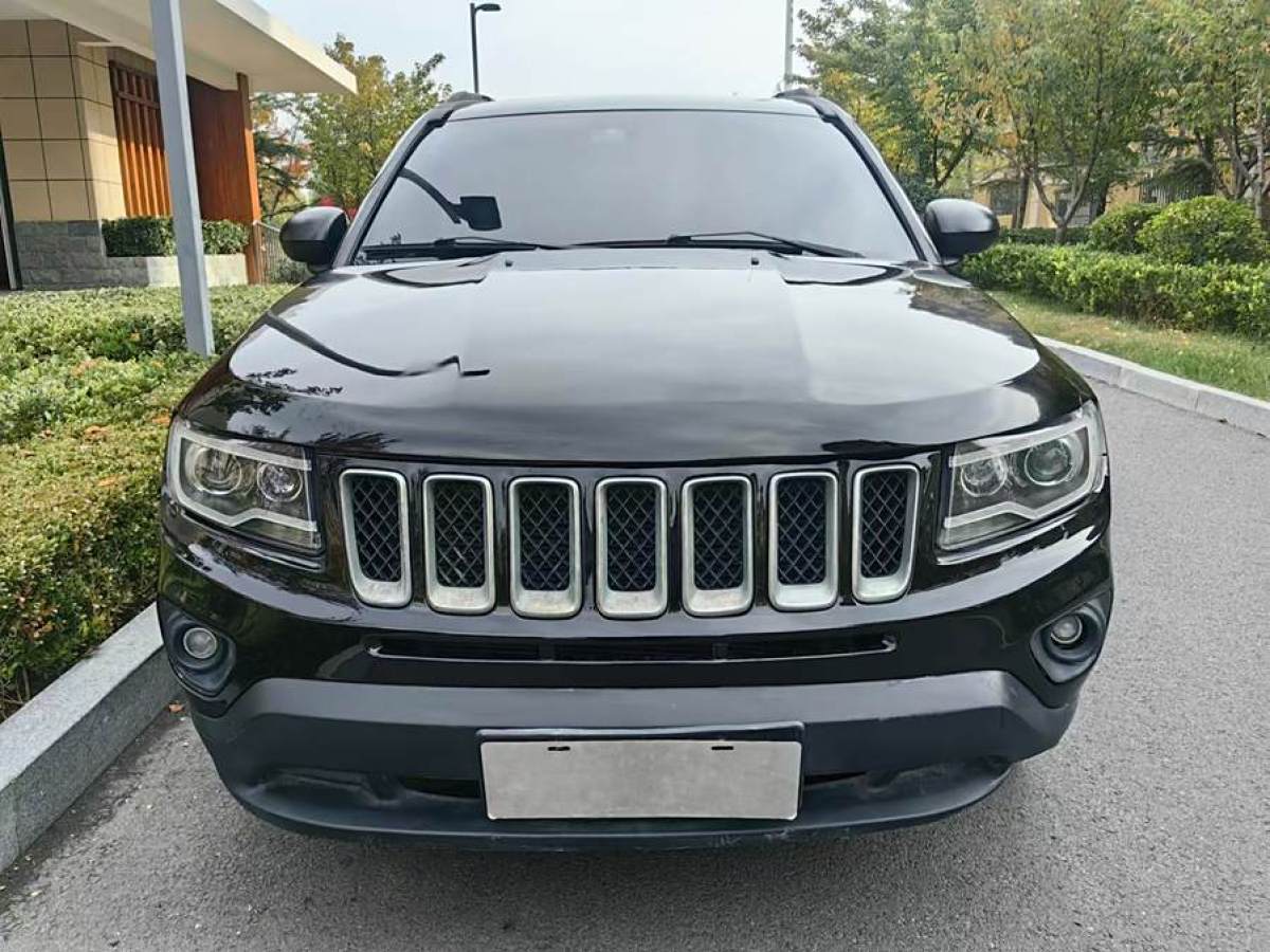 Jeep 指南者  2012款 2.4L 四驅豪華版圖片