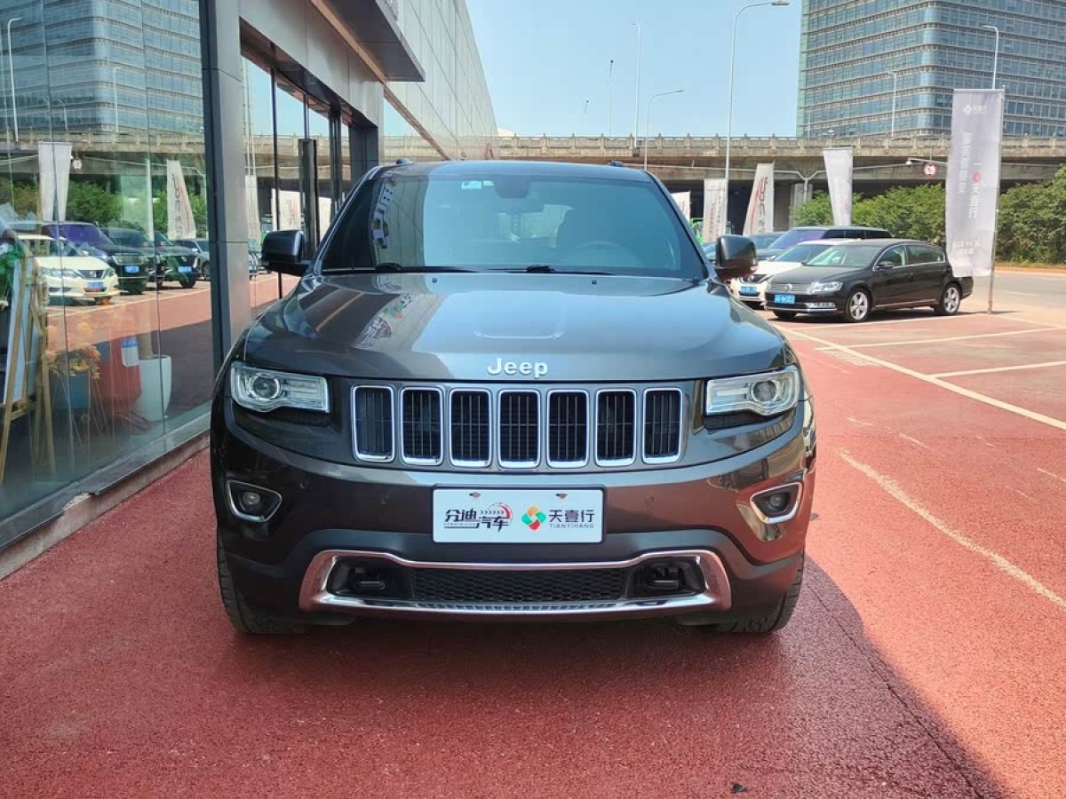 Jeep 大切諾基  2015款 3.0TD 柴油 精英導(dǎo)航版圖片